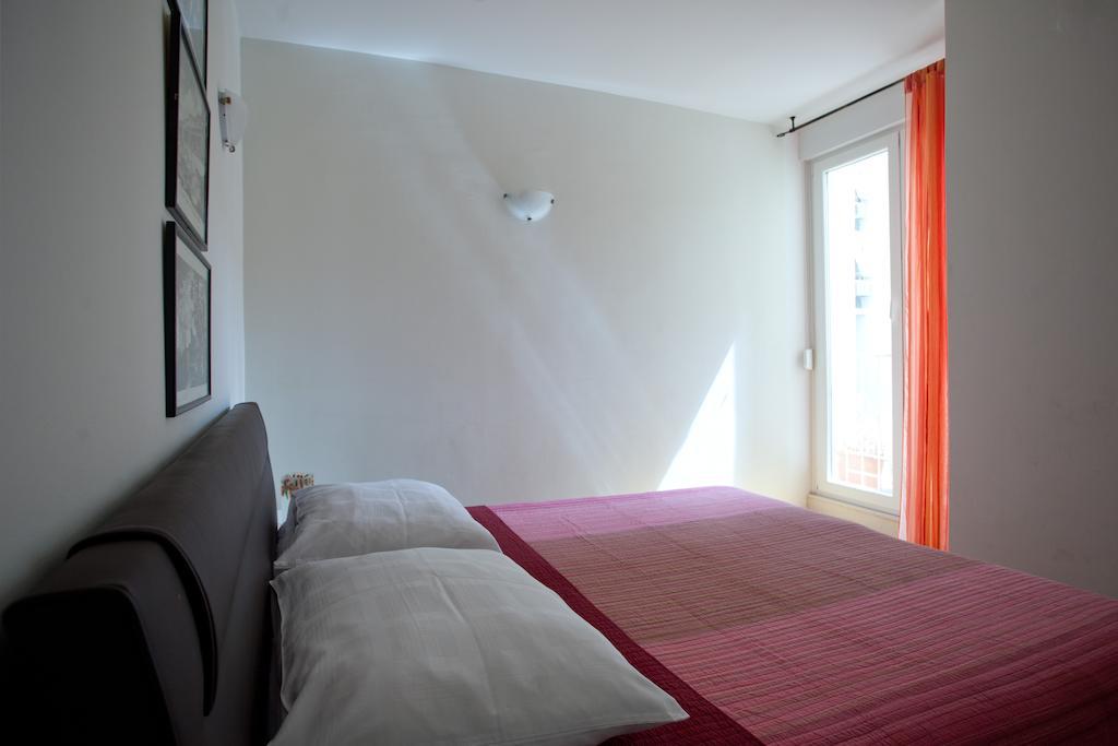 Ideal Location Split Apartments Zimmer foto