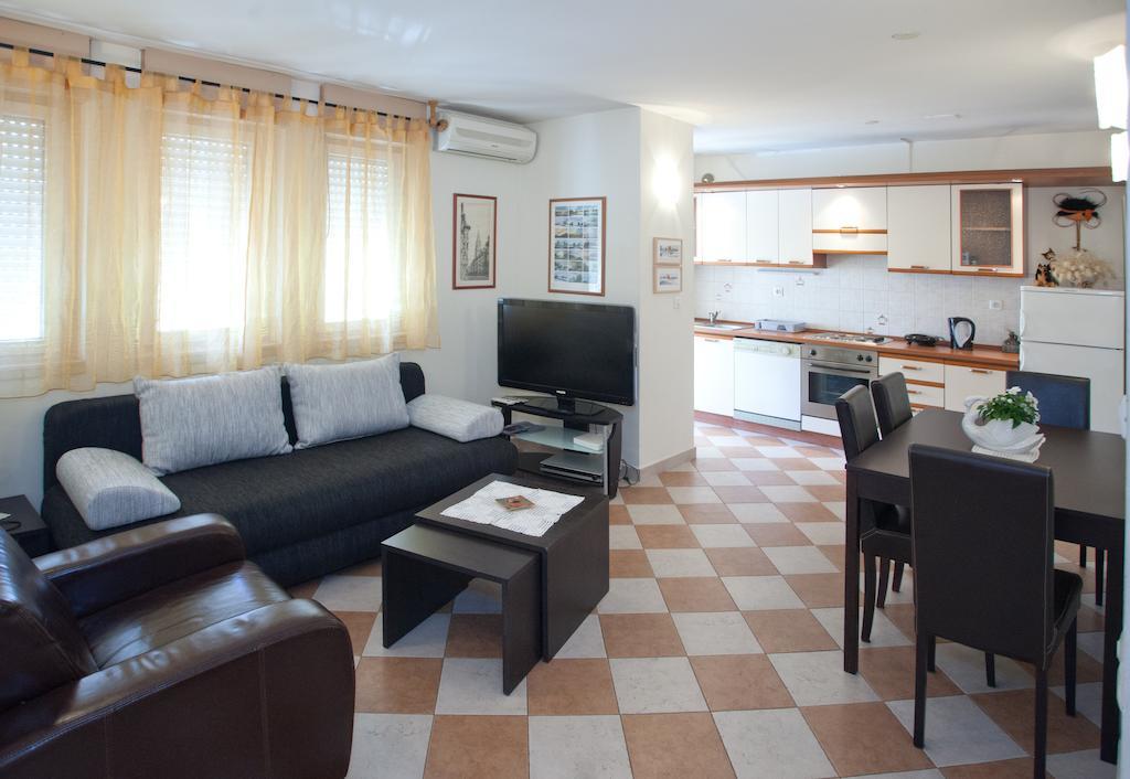 Ideal Location Split Apartments Zimmer foto