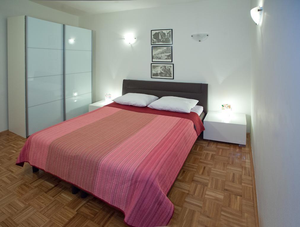 Ideal Location Split Apartments Zimmer foto