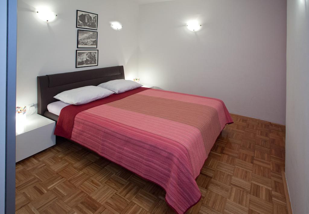 Ideal Location Split Apartments Zimmer foto